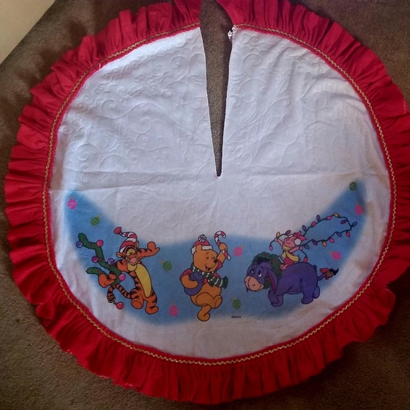 Disney Christmas Tree Skirt Tigger, Eeyore, Pooh, Piglet - Picture 5 of 6